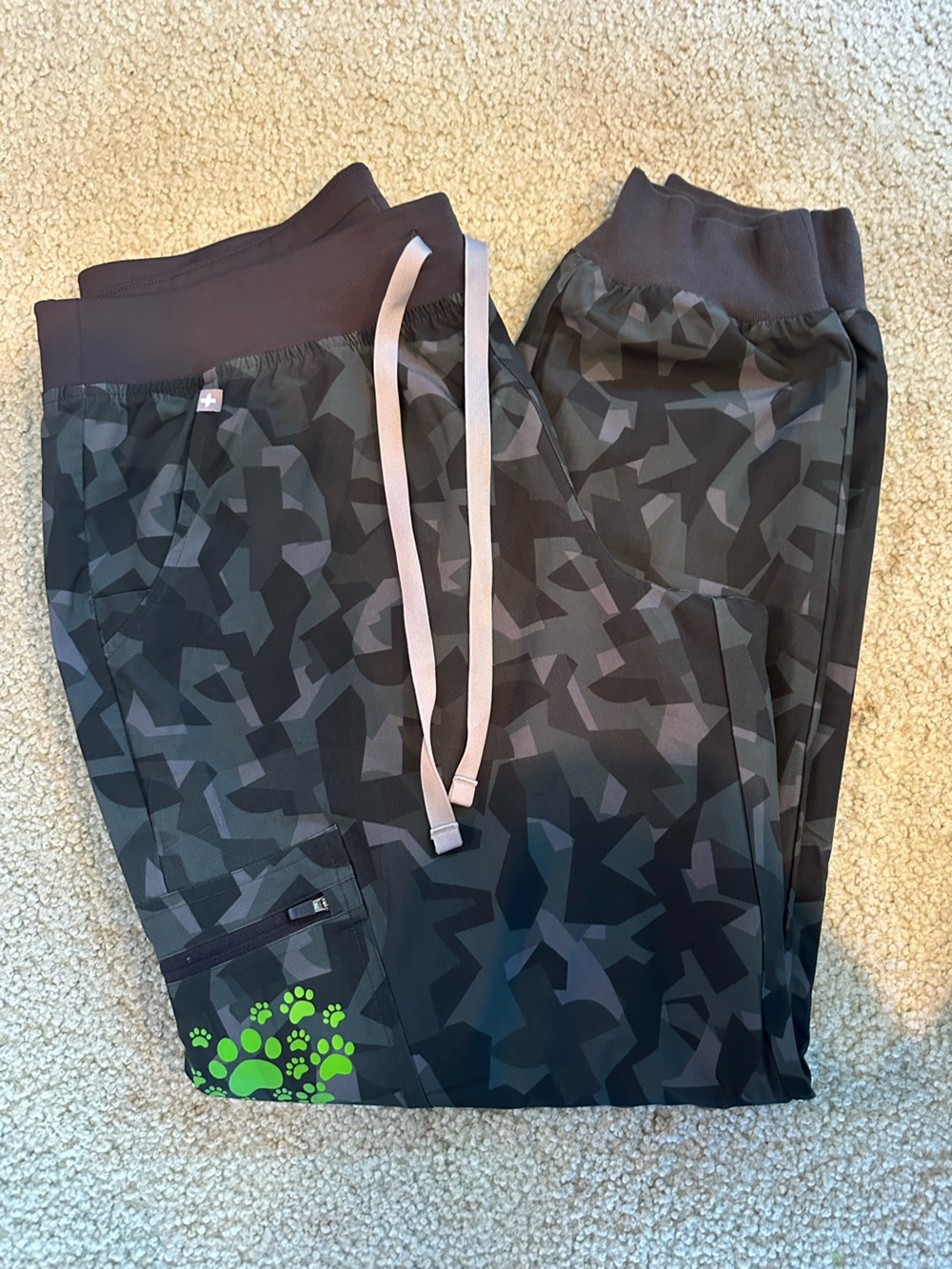 FIGS BONSAI CAMO Jogger Pants with Green Paw Accent- SIZE LARGE